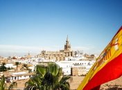 Испанию вернули в "красную" карантинную зону: в чем причина