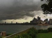 На Восточное побережье Австралии надвигается мощный циклон