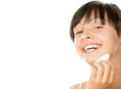 Как избавиться от черных точек на лице?