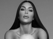 Ким Кардашян прорекламировала белье своего бренда: соблазнительные снимки