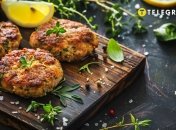 Куриные котлеты – отличный вариант обеда (изображение создано с помощью ИИ)