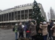 В Припяти впервые за 34 года установили новогоднюю елку