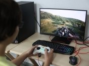 Во Львове дети на уроках учатся управлять дронами