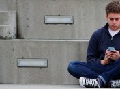 Чим небезпечні смартфони для підлітків