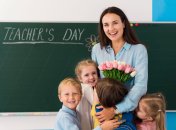 Учителей поздравляют в первое воскресенье октября