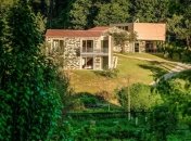 Роскошная усадьба, которая расположена среди красивой природы (Фото)