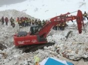 Из-под завалов разрушенного лавиной отеля в Италии извлекли еще три тела