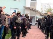 В Черкассах полиция обезвредила людей, захвативших помещение местного "Облэнерго"