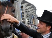 Легендарный форвард МЮ готовится к дебюту в конном спорте