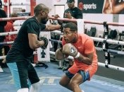 Чемпион мира дал прогноз на бой Ломаченко - Лопес