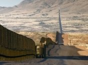 Трамп: До кінця року буде побудовано понад 800 км стіни на кордоні з Мексикою