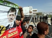 Судья потребовал от Мухаммеда Мурси переодеться   