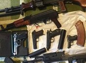 В Киеве полиция нашла внушительный "домашний арсенал": пулеметы и пистолеты