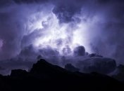 В Швейцарии камеры зафиксировали загадочные вспышки в небе