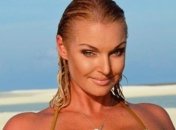 Что дальше: Волочкова села на шпагат на крыше лимузина