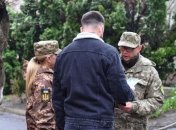 У законі не передбачено перелік місць, де можуть і де не можуть виписати повістку