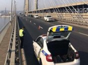 Поднялись на верхушку моста ради селфи: полиция задержала любителей экстрим фото