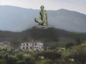 Ліпили ногу, а вийшло що вийшло: на Кіпрі хочуть встановити статую селянина з "гігантським пенісом"