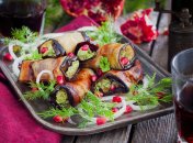 Прекрасный рецепт баклажановых рулетиков с орехами