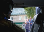 Воин ВСУ встретился с жителями Курской области