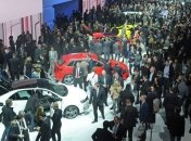 Посещаемость автосалона в Париже превысила 1,2 млн человек
