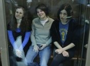 Pussy Riot просят прощения у верующих, но вины своей не признают 