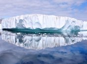 Гренландский ледяной щит растает к середине столетия, говорят экологи