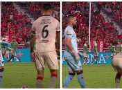 Паоло Гольц схопив м’яч у руки після передачі воротаря