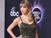 Тейлор Свифт рассказала о тяжелой болезни своей матери