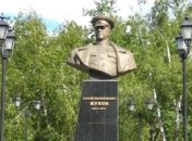 Кернес требует от полиции взять под охрану монументы и братские могилы