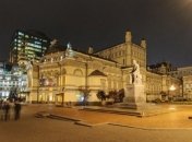 Гала-концерт, звездные премьеры и "Реквием": насыщенная программа Нацоперы на апрель 