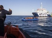 У берегов Румынии задержали баржу с иракскими мигрантами