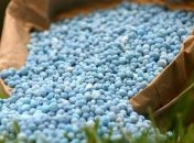 Кабмин обещает бороться с нелегальным импортом минудобрений из РФ