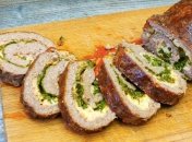 Можна просто встати з дивану і приготувати такий рулет швидко