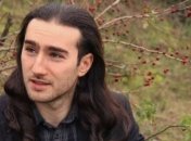 О поступке не жалеет: во Франции наказали мужчину, который дал пощечину Макрону