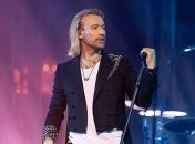 Олег Винник поделился новым невероятным фото: "С Вами полетела бы хоть на край света" 