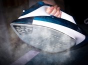 У мережі радять використовувати для промивання праски газовану воду