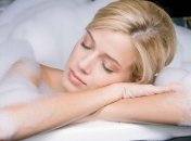 Медики рассказали пользу горячей ванны 