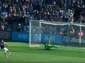 МЛС. Клуб Джеррарда в серии пенальти уступил команде Эшли Коула (Видео)