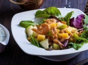 Рецепт дня: теплый салат с курицей