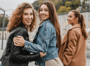 Открытки с Днем женской дружбы 2025