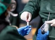 Надувание шариков и лежание на животе: врач объяснила, нужно ли это больным с коронавирусом