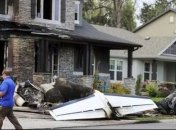 В США после ссоры с женой пилот врезался в собственный дом