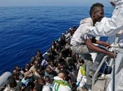 В Средиземном море удалось спасти 2400 мигрантов