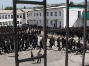 В Таджикистане осужденные устроили бунт: десятки погибших 