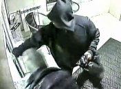 В Польше два украинца ограбили пункт обмена валют (Видео)