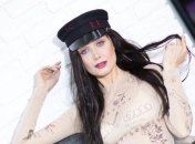 Пример для многих: Евгения Власова порадовала фанов цветущим видом