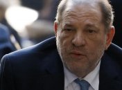 Не забывайте Харви Вайнштейна: продюсера обвинили в новых преступлениях