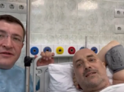 захар прилепін продовжує перебувати у лікарні