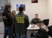 В 2 аэропортах и на границе с Польшей иностранцы предлагали взятку пограничникам